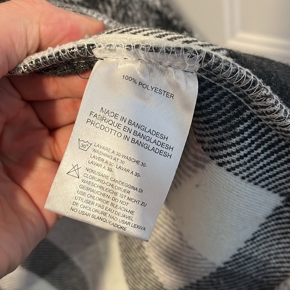 Black and White Flannel Size: XL - Picture 3 of 6